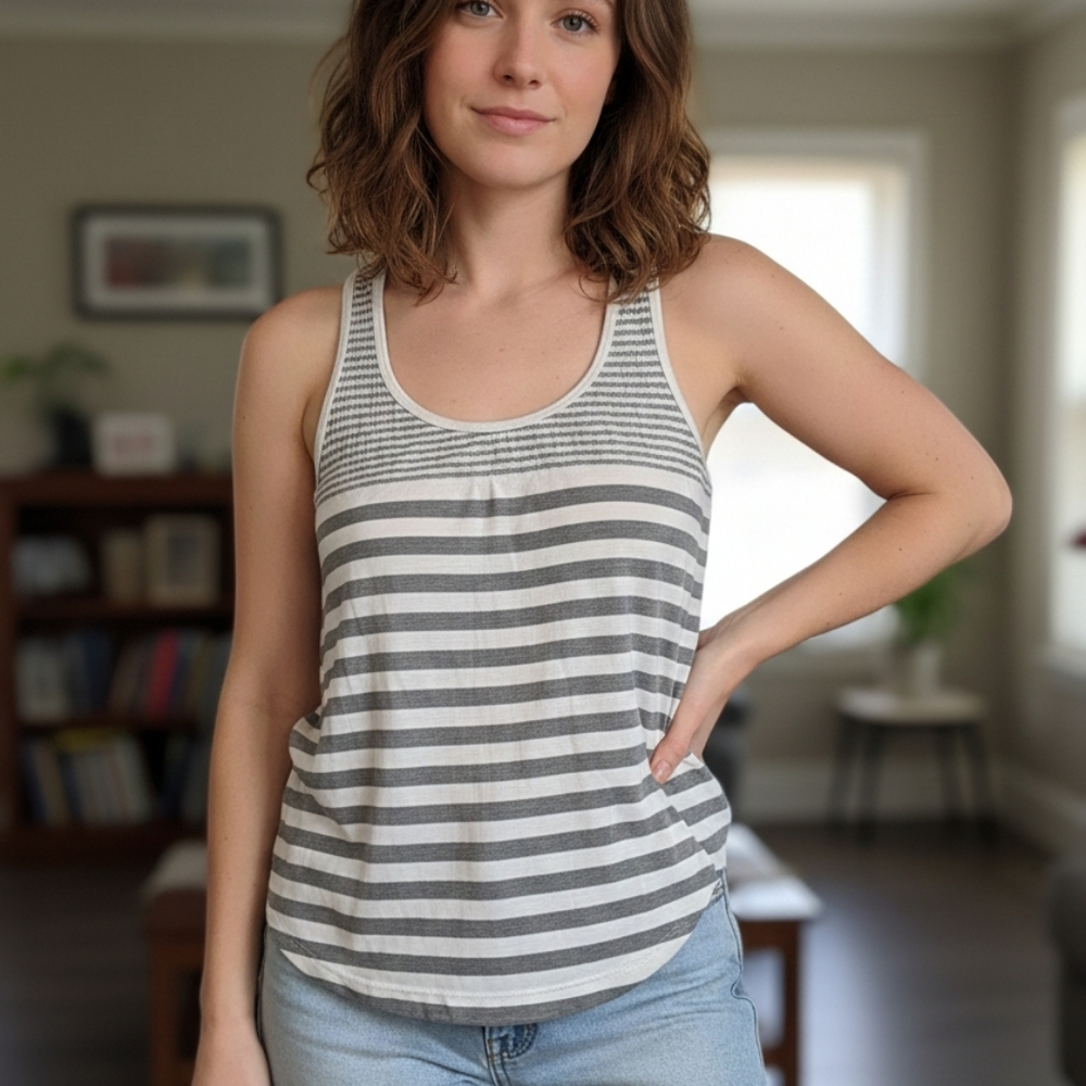 Weatherproof Women's Gray and White Striped Tank Top
